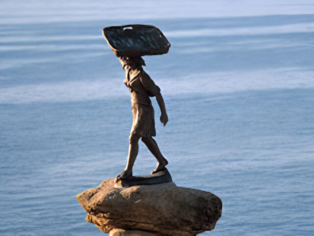 Escultura "A Peixeira"