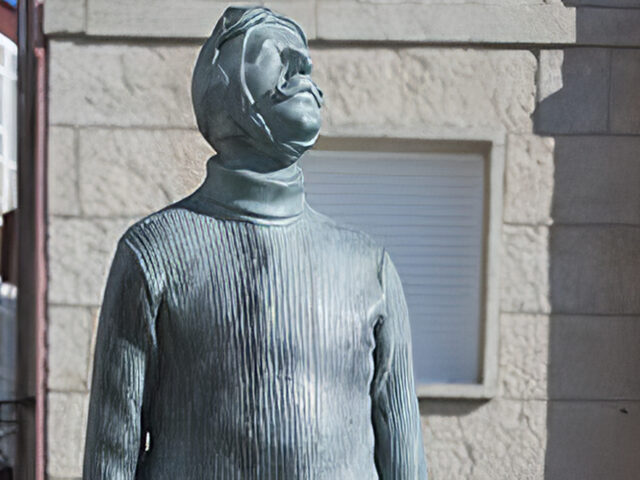 Piñeiro Aviator Sculpture